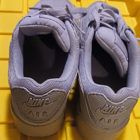 Nike Gray Air Max 90 Size 10 - Picture 2 of 3